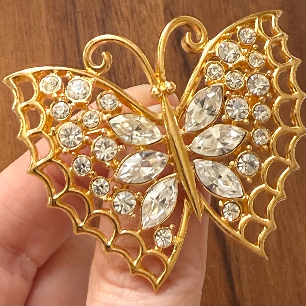 Reviere Butterfly Rhinestone Brooch Gold Tone Designer Pin Insect - Picture 6 of 6
